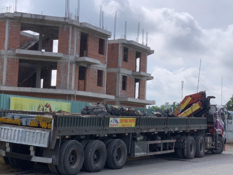 Giao thép cho thầu xây dựng