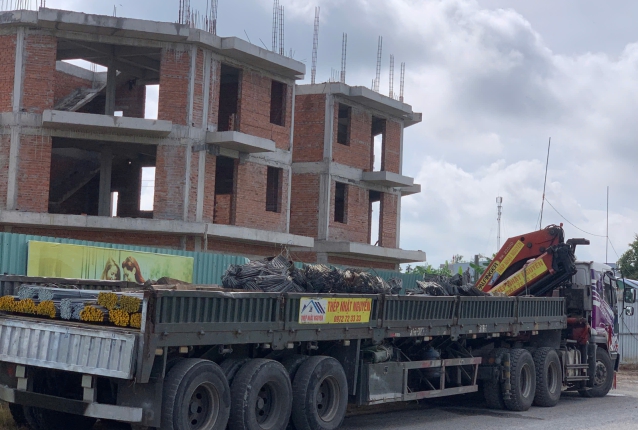 Giao thép cho thầu xây dựng